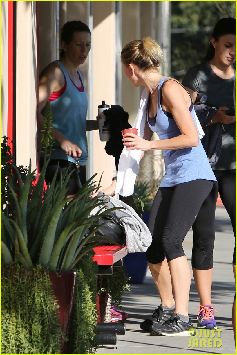 naomi watts keeps busy in brentwood 103039322