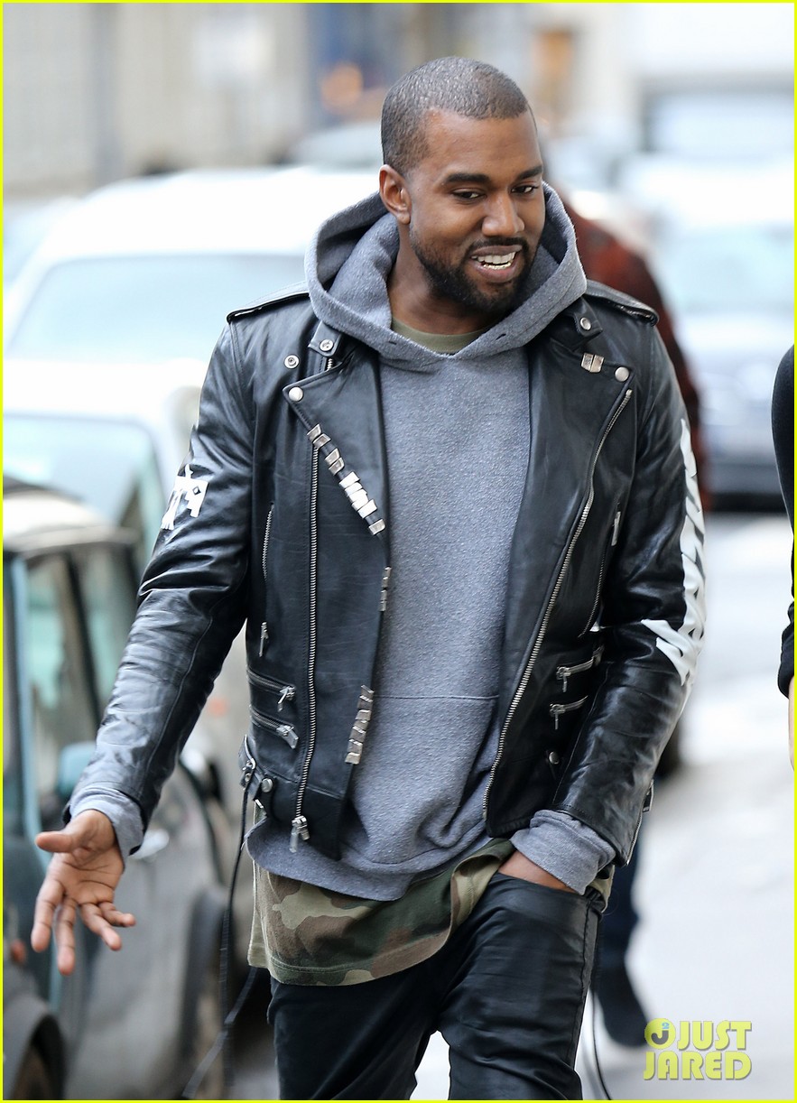 kanye west flies to paris after alleged attack on man screaming racial slurs 043032717
