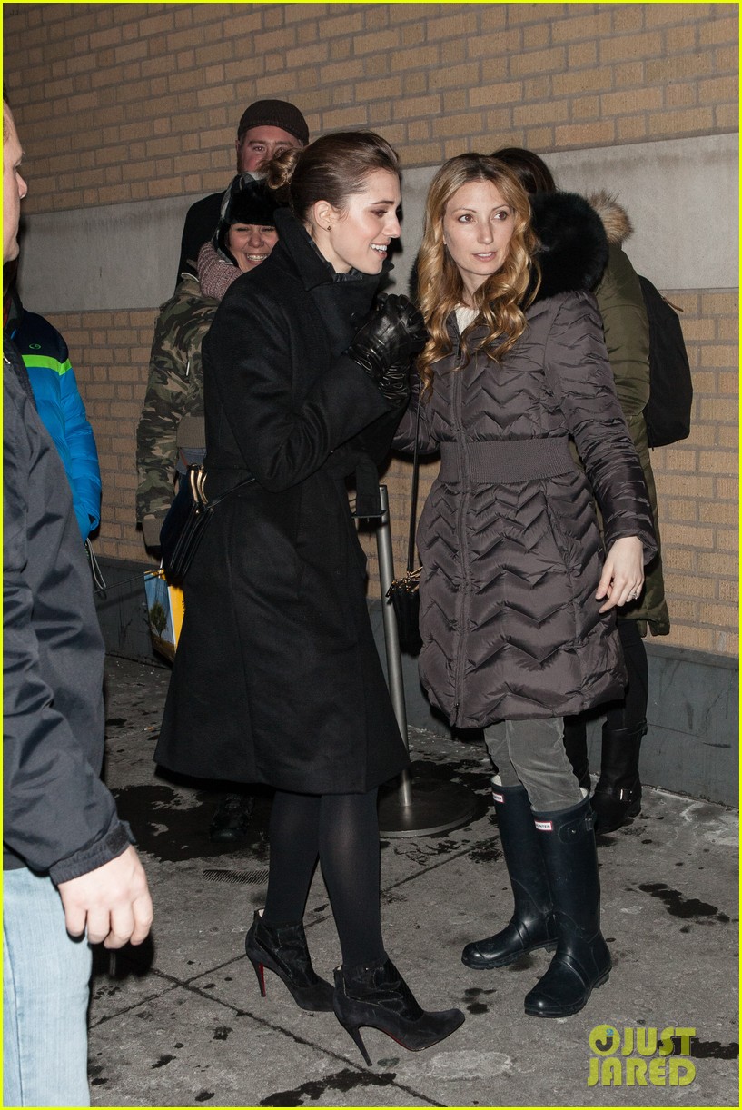 allison williams meet the actors at apple store in nyc 083039246