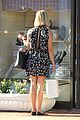 reese witherspoon shopping trips after golden globes 05