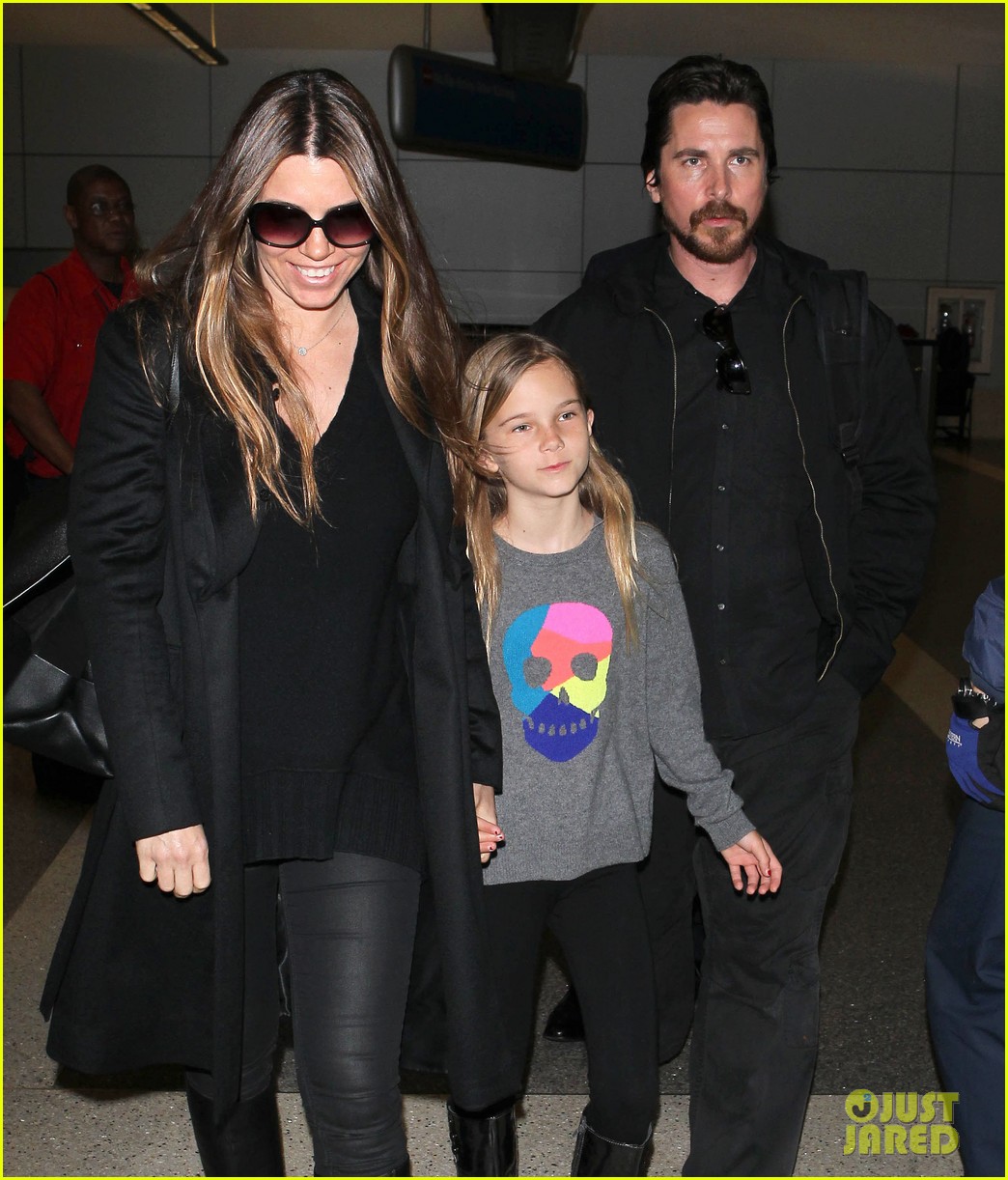 christian bale back from berlin with family in tow 023050435