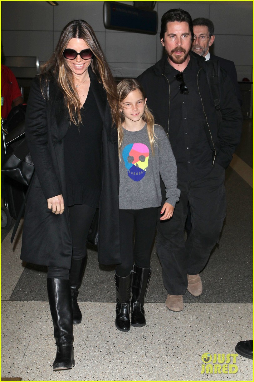 christian bale back from berlin with family in tow 053050438