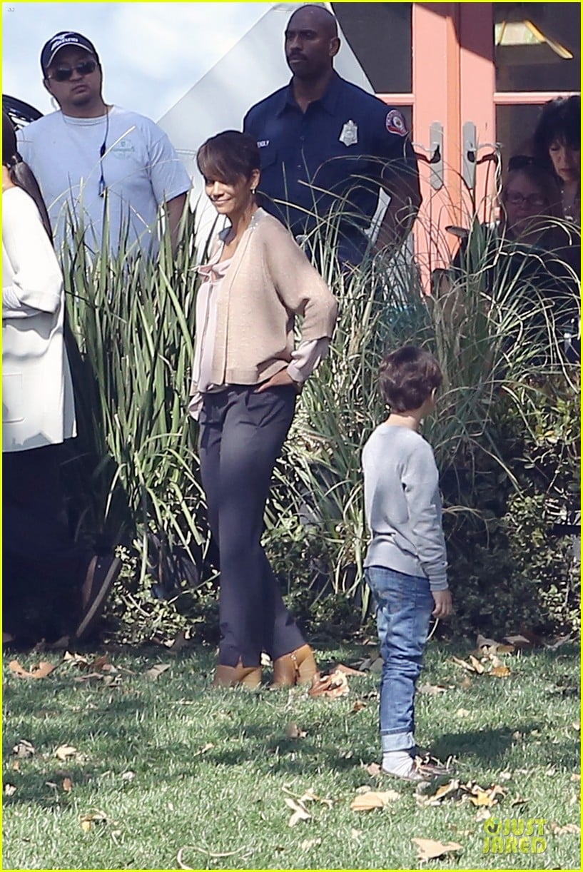 halle berry spends valentines day filming extant with goran visnjic 063053727