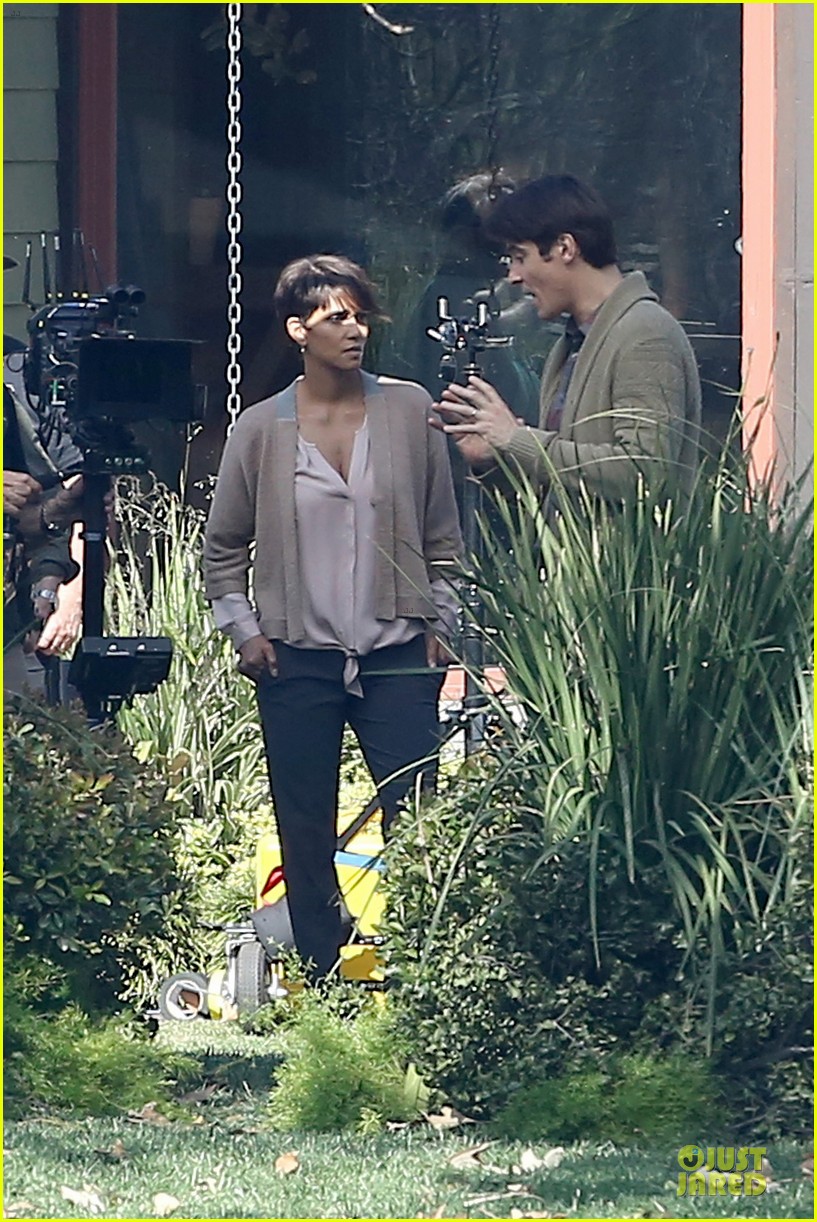 halle berry spends valentines day filming extant with goran visnjic 233053744