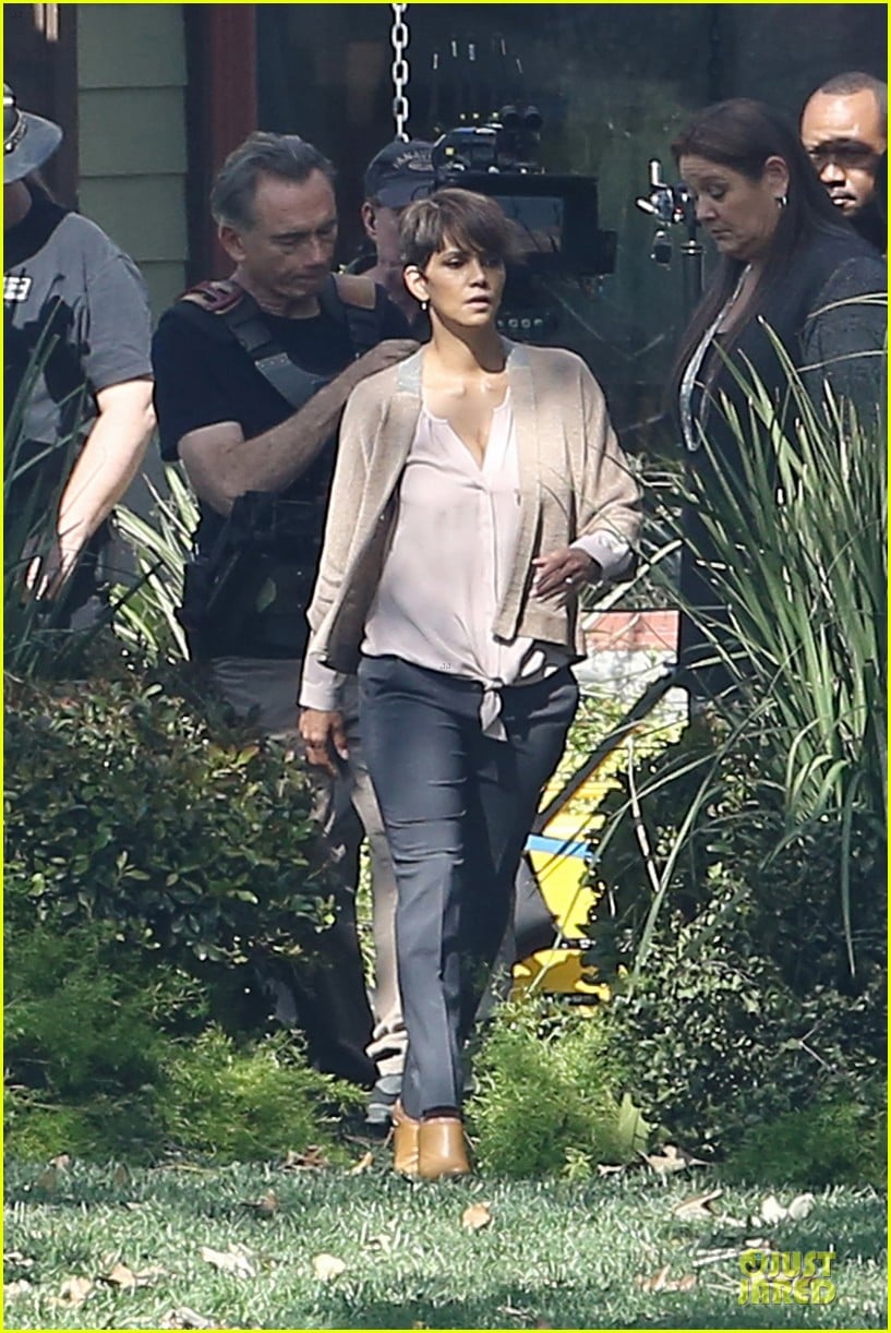 halle berry spends valentines day filming extant with goran visnjic 243053745