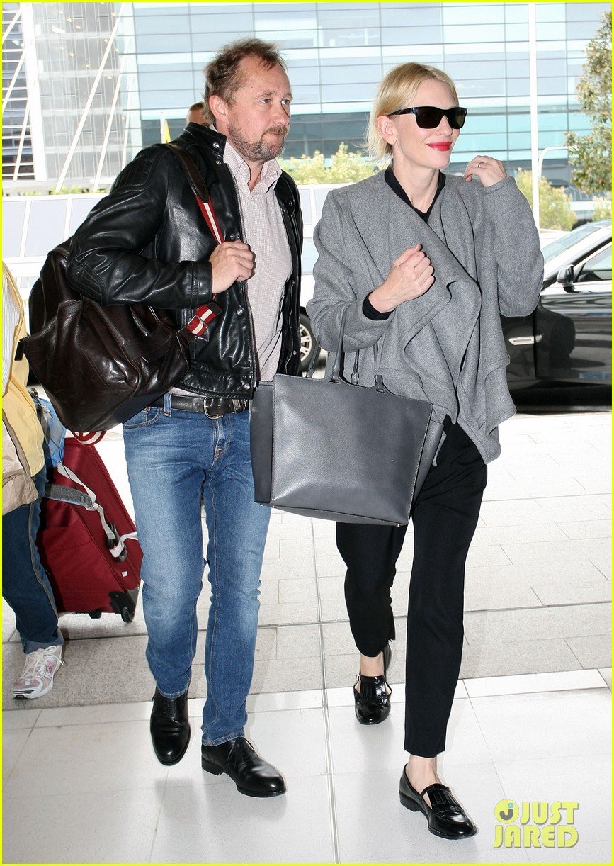 cate blanchett flies out of sydney en route to the oscars 2014 093062284