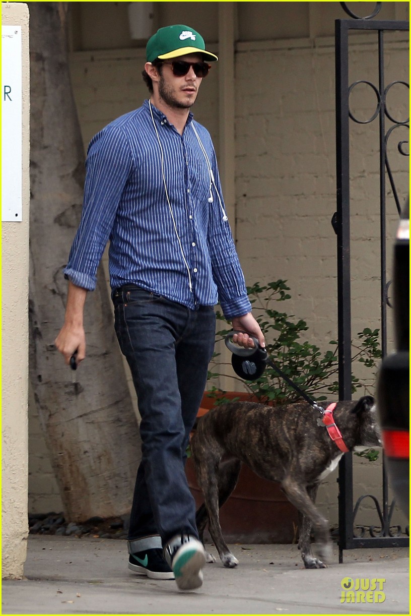 adam brody steps out with ring after wedding rumors 053055874
