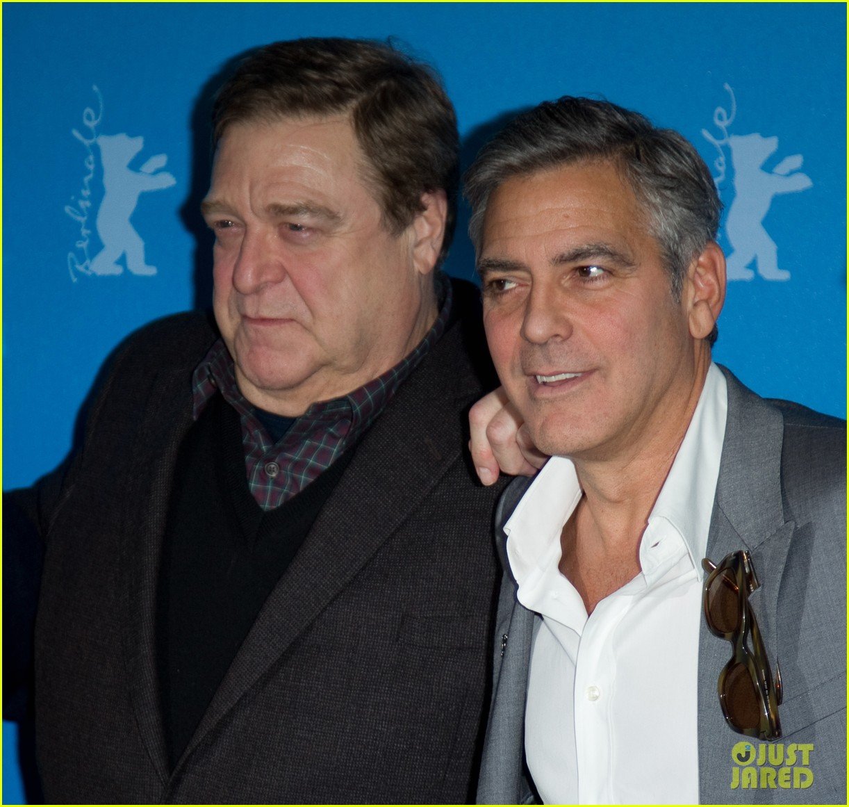george clooney monuments men cast do the conga 02