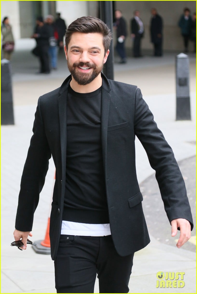 dominic cooper exposed himself in public by accident 033060369