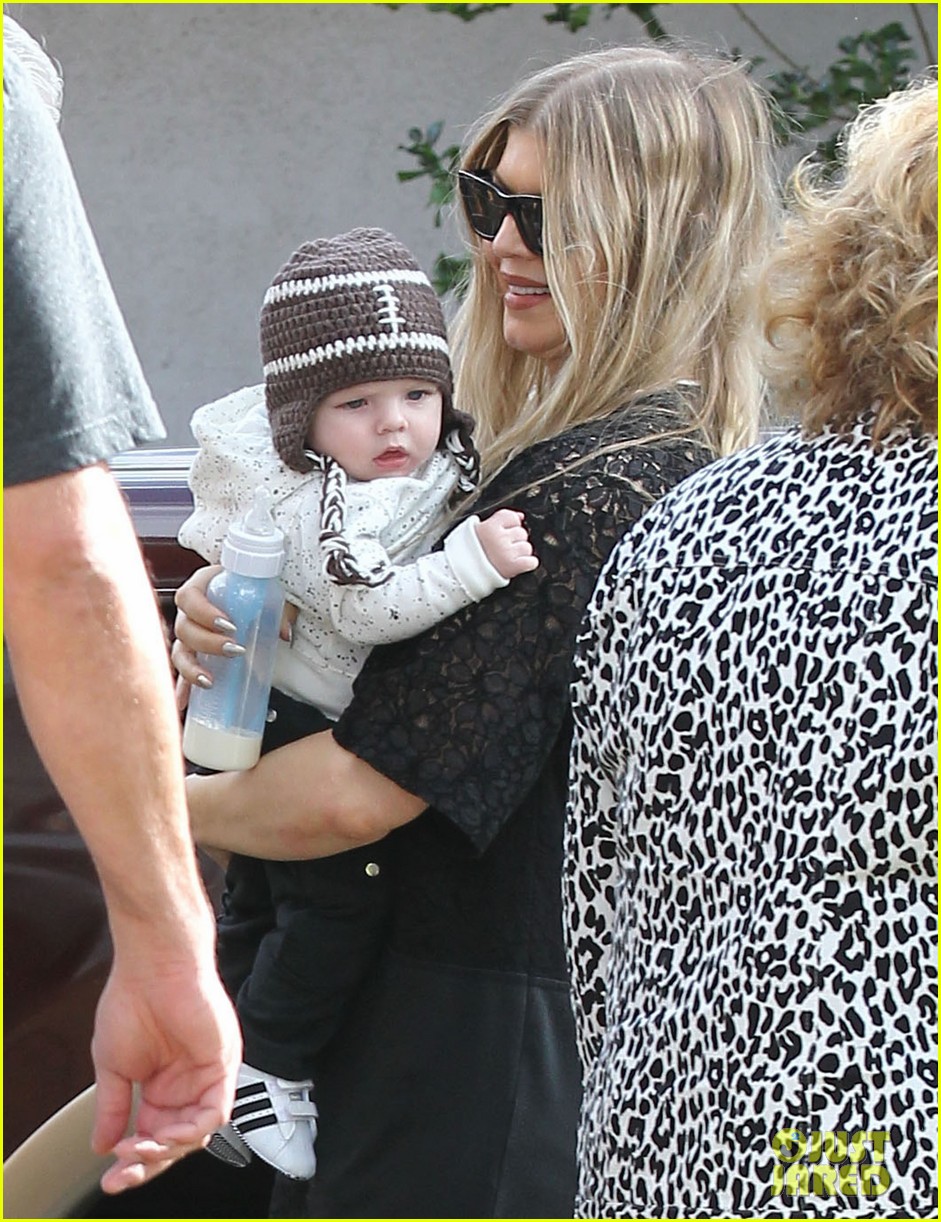 fergie find out baby axls thoughts on the super bowl 2014 043046706