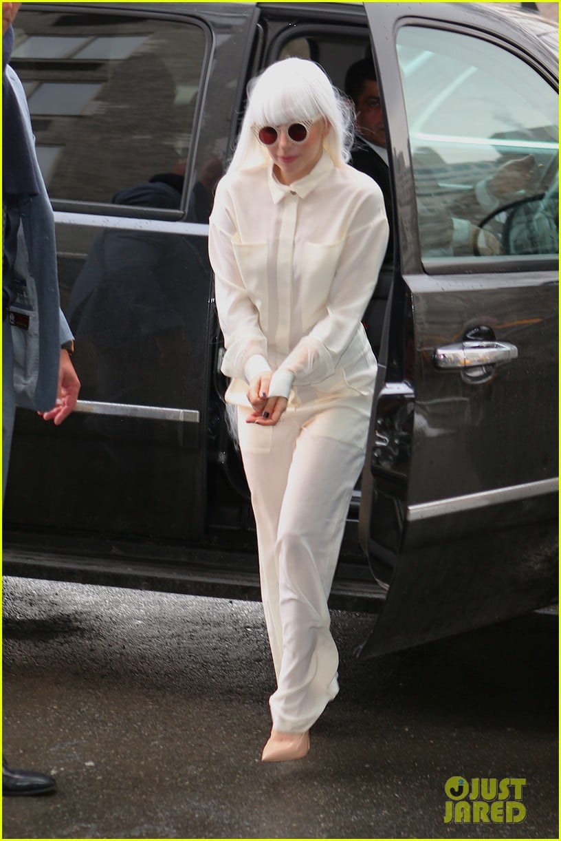 lady gaga so excited to perform on tonight show this evening 03
