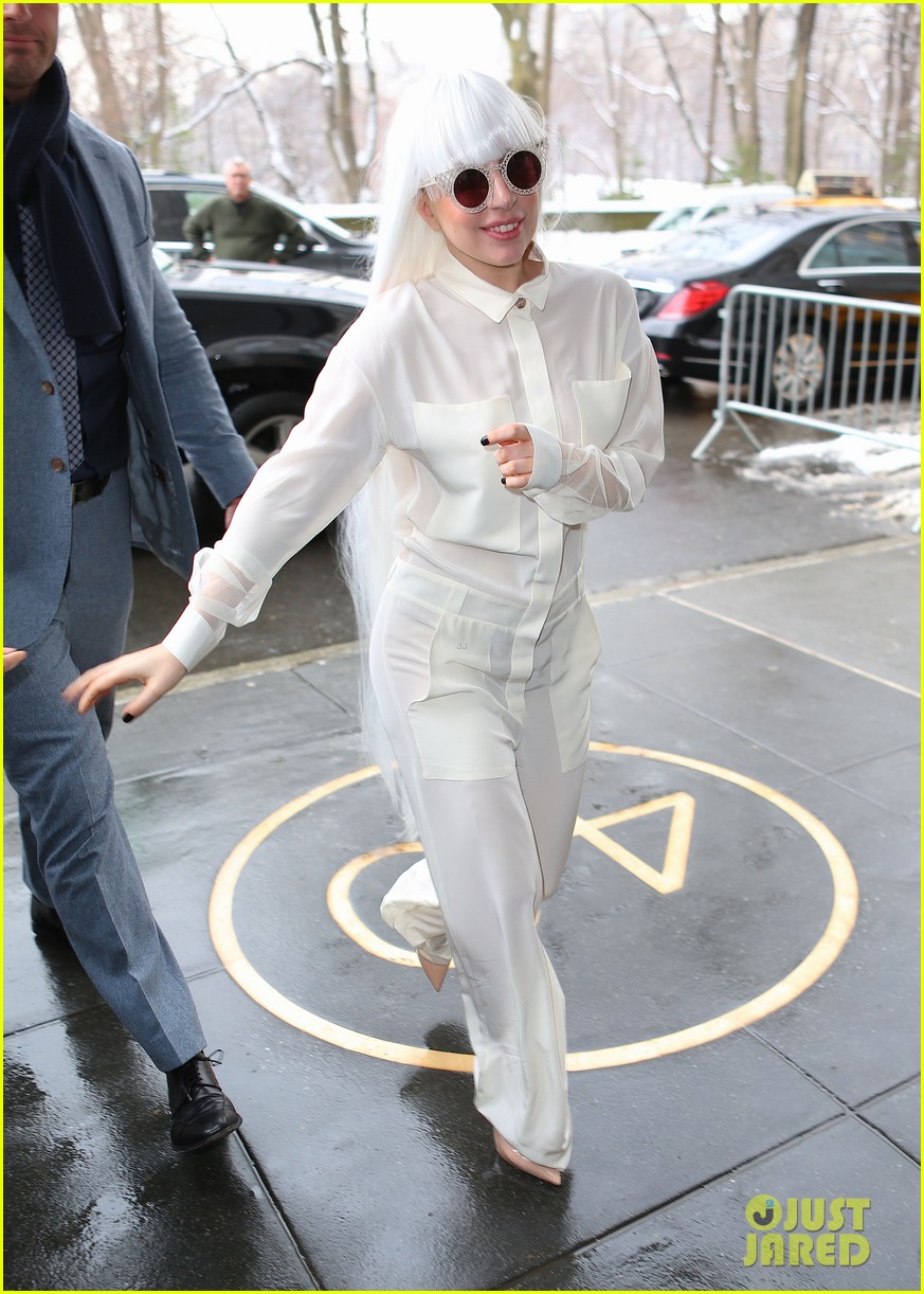 lady gaga so excited to perform on tonight show this evening 063055720