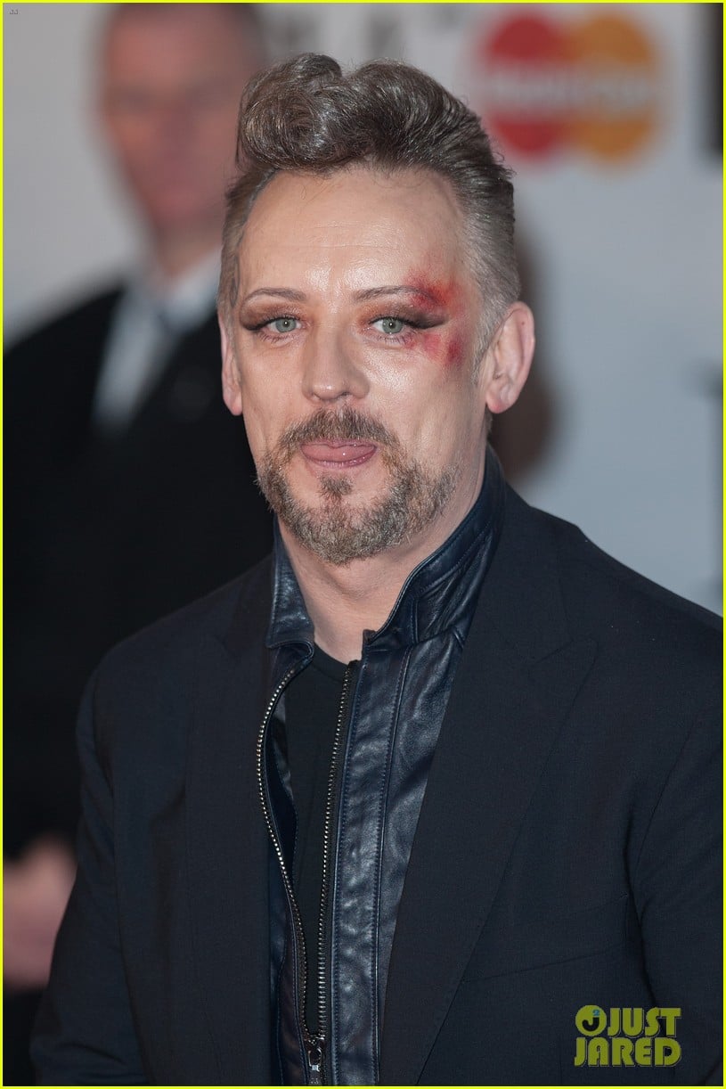 boy george attends brit awards with bruised bloodied eye 103056391
