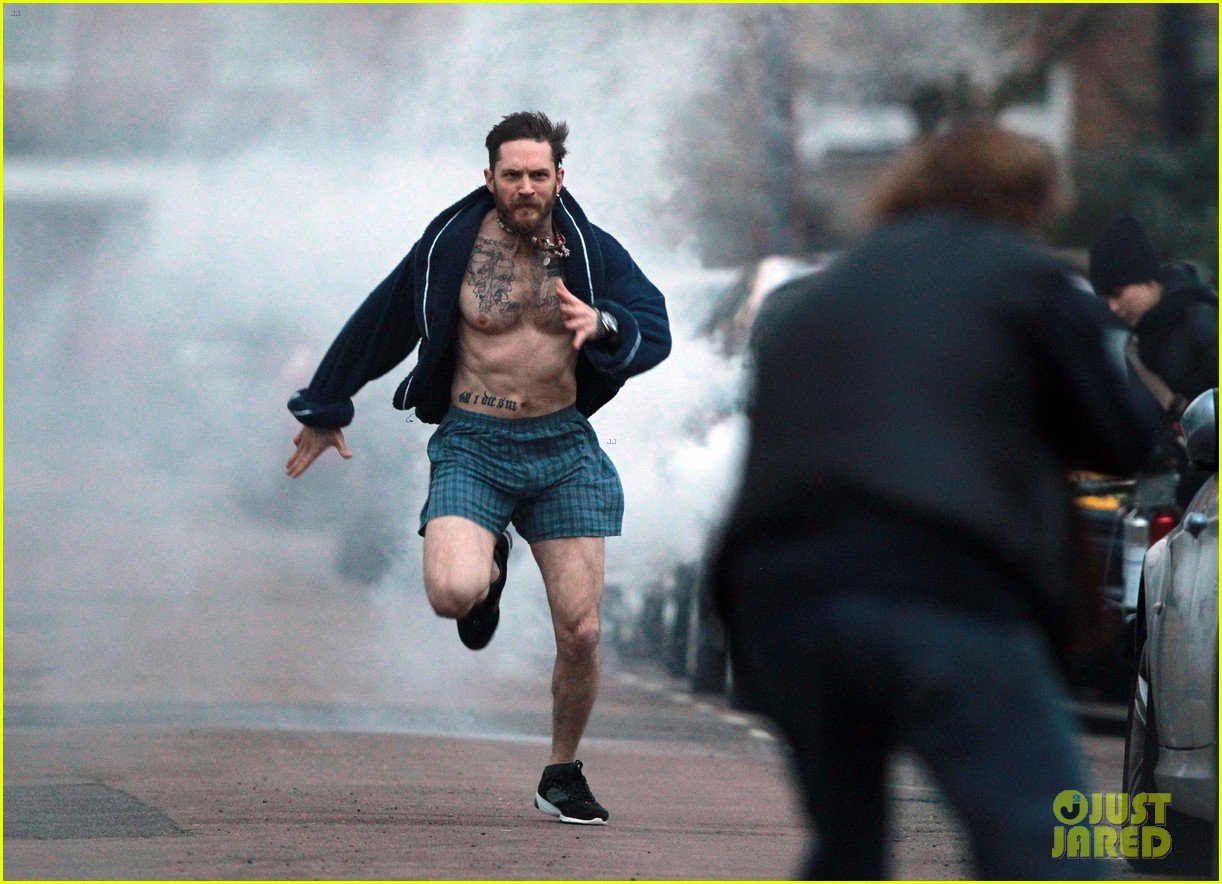 tom hardy runs shirtless in his boxers for stand up to cancer 01