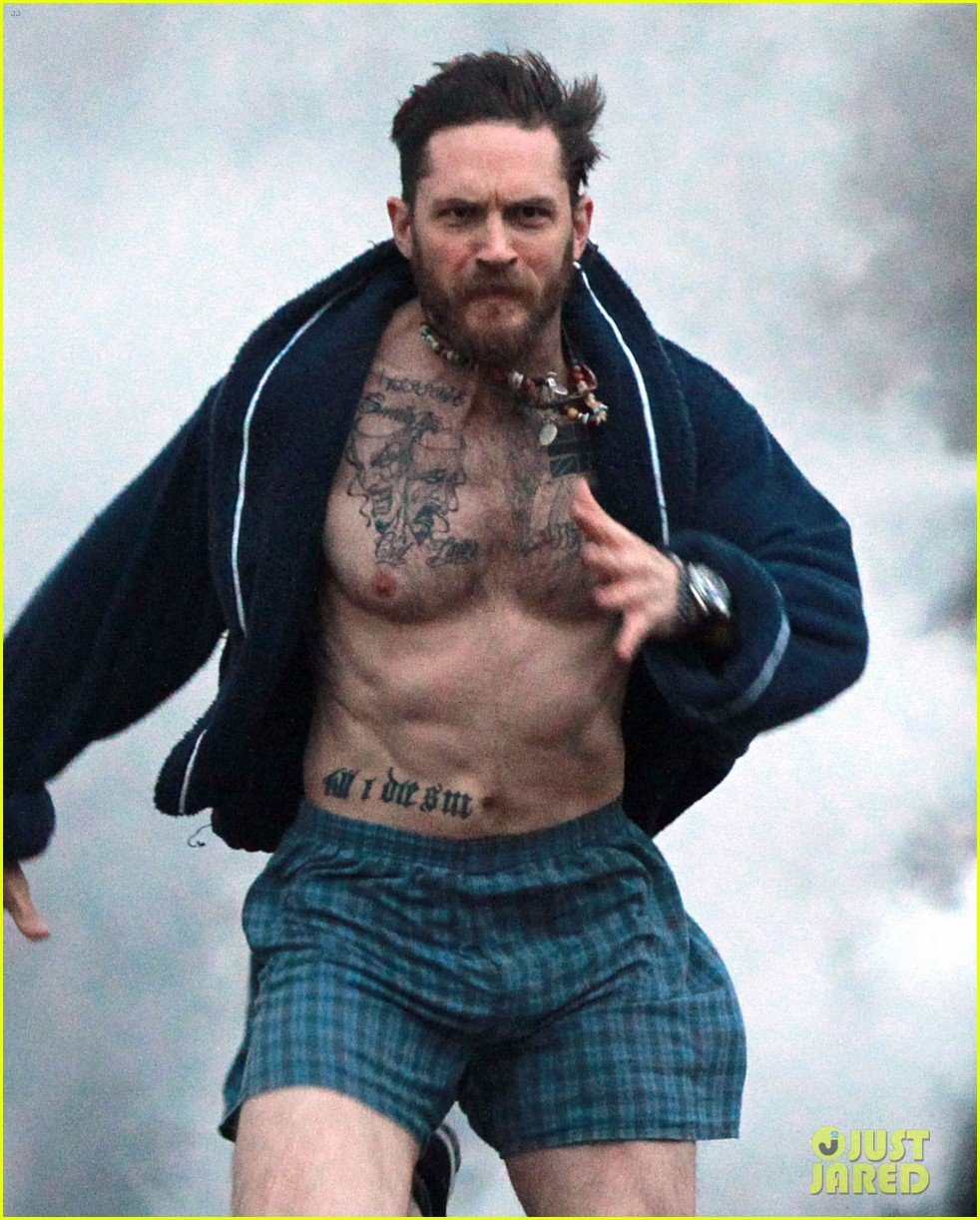 tom hardy runs shirtless in his boxers for stand up to cancer 053059802