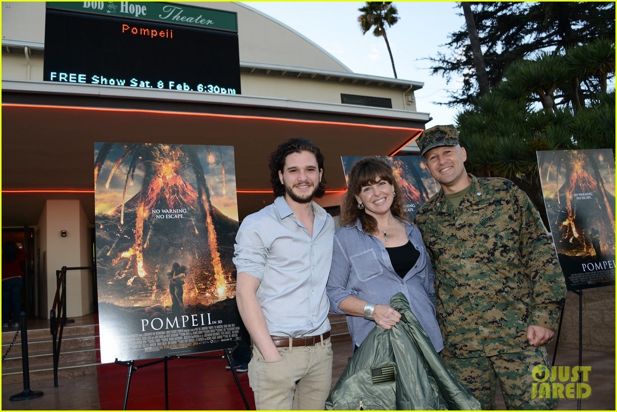 kit harington brings his movie pompeii to miramar naval base 12