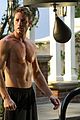 justin hartley goes shirtless sexy in new revenge stills 05