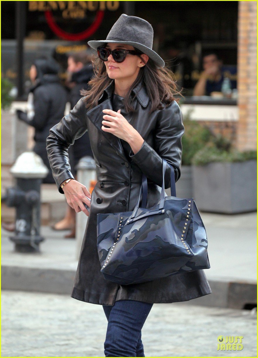 katie holmes i want to be there for suri for a long time 14