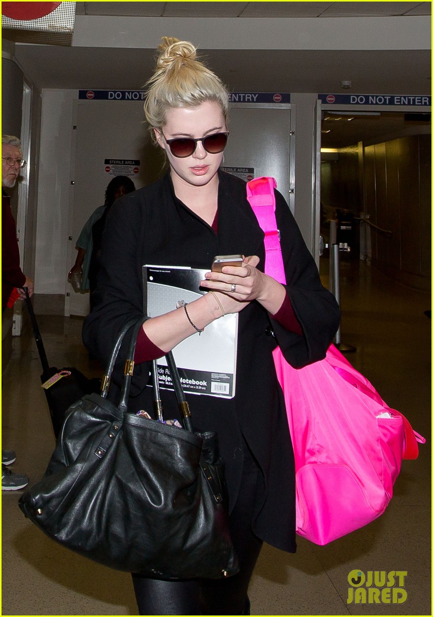 ireland baldwin heads back to los angeles after nyfw 043054407