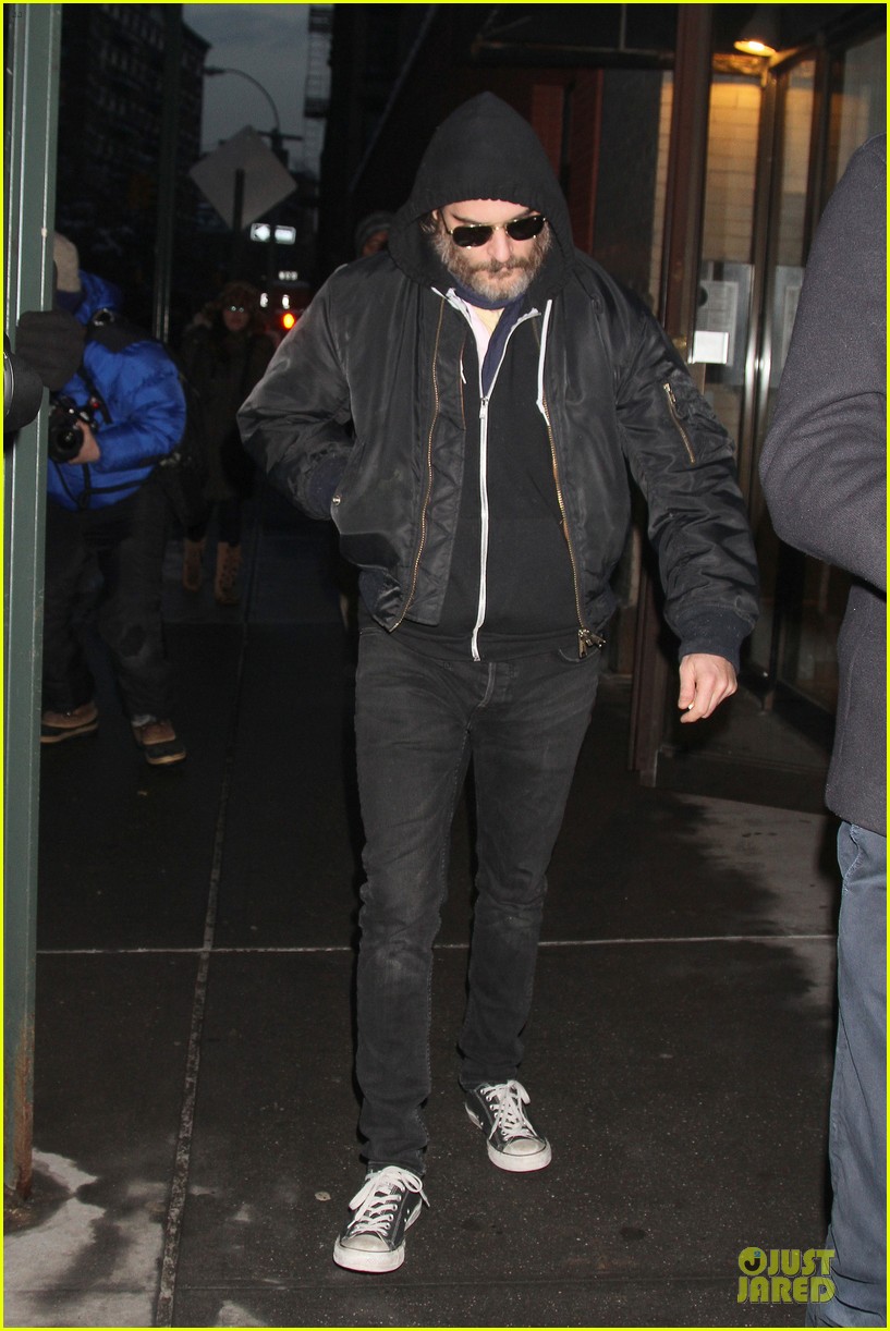 Joaquin Phoenix And Philip Seymour Hoffman www.justjared.com