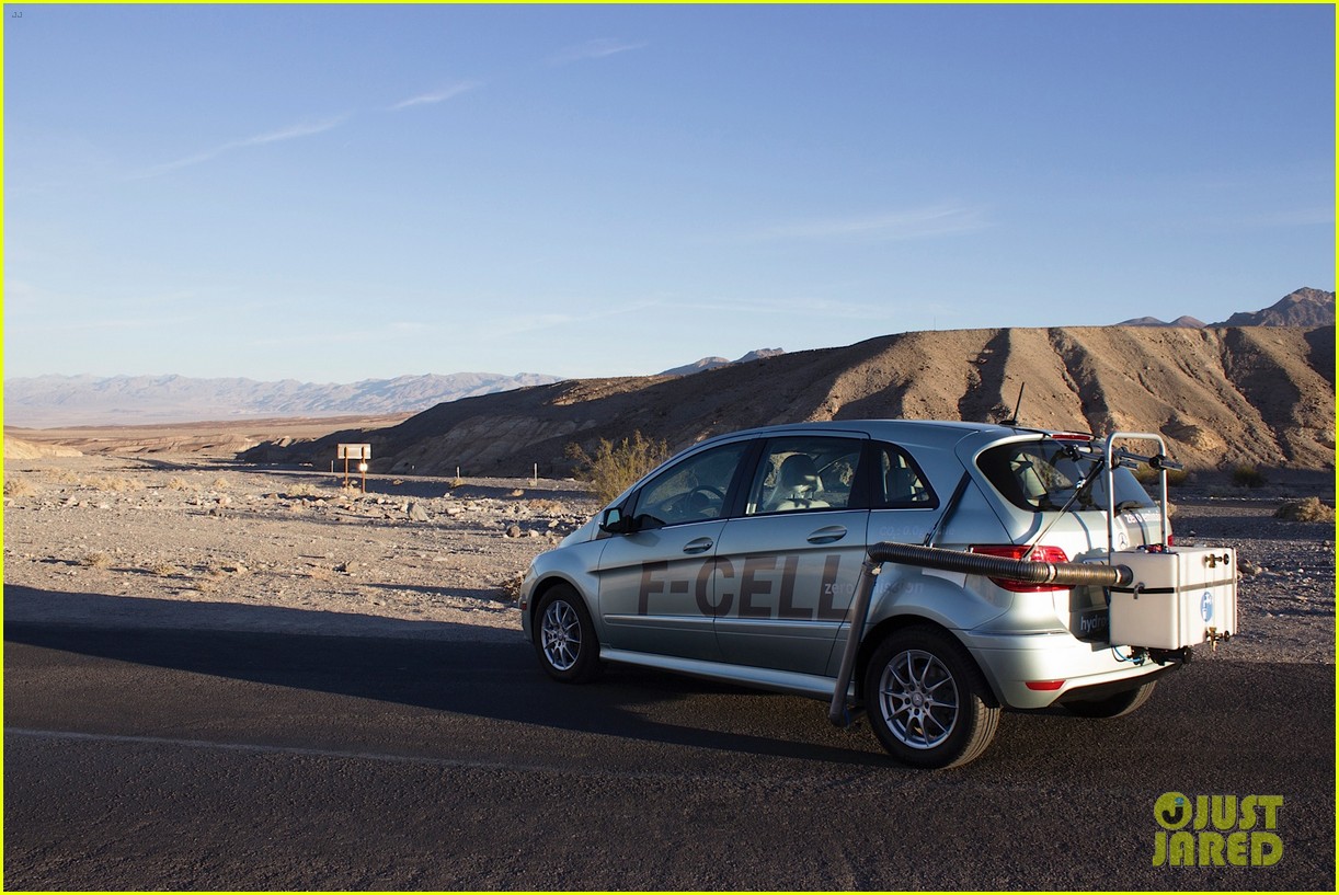 joshua jackson diane kruger survive death valley only on water emitted from their f cell car 11