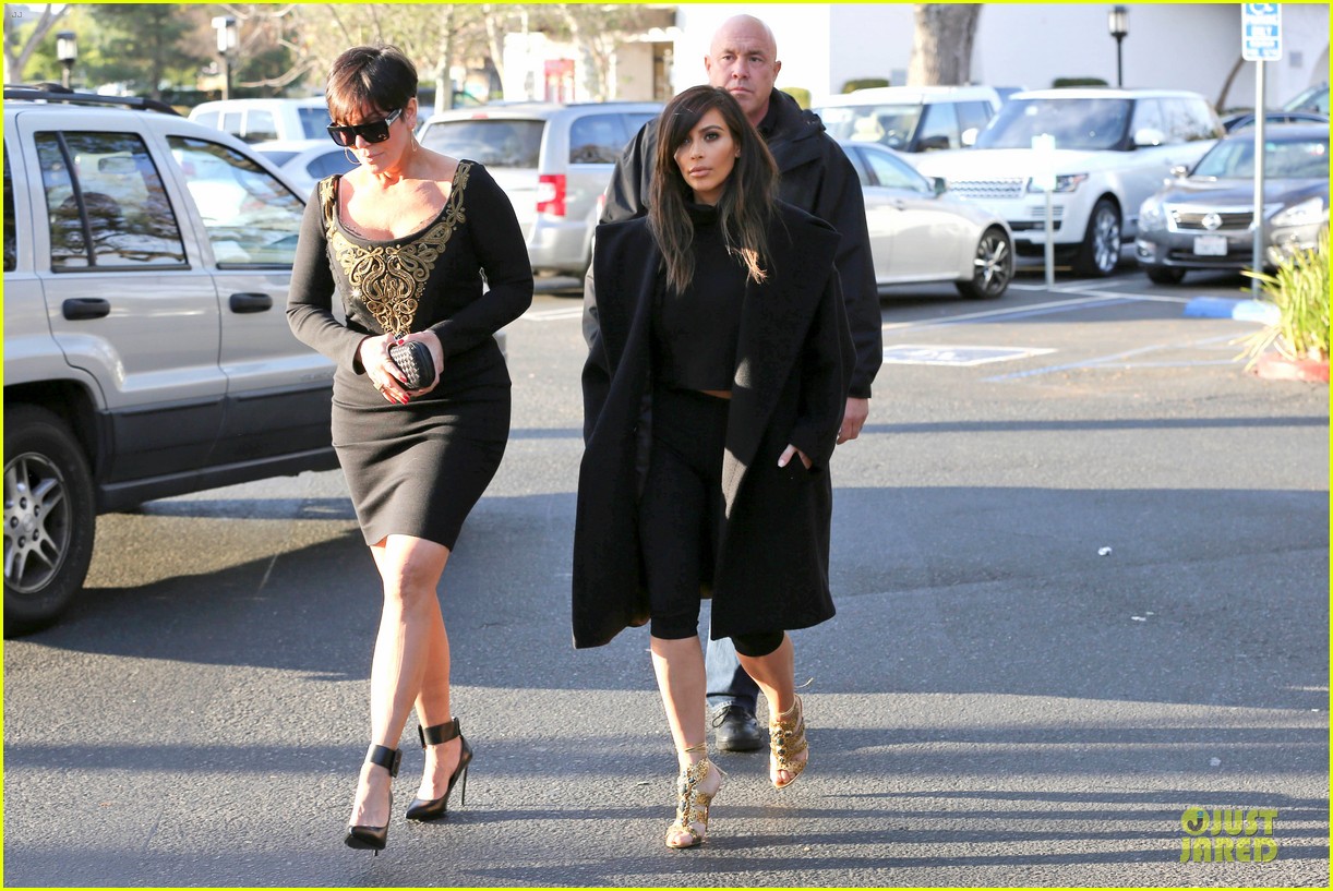 Kim Kardashian Restaurant Filming With Mom Kris Jenner And Sister Khloe Photo 3047647 Khloe