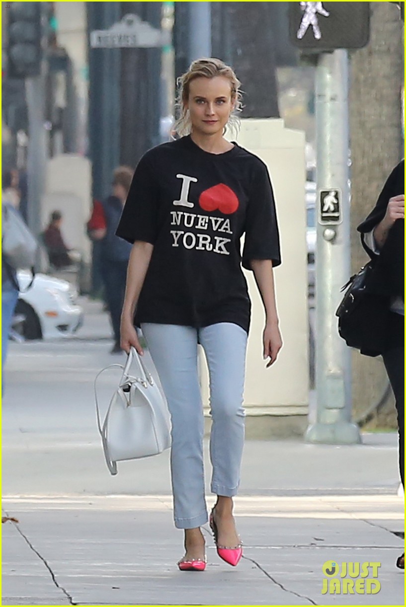 diane kruger is a new york city tourist in the wrong city 01