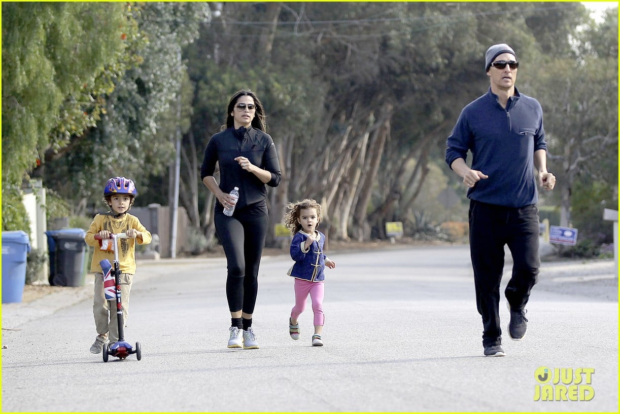 matthew mcconaughey his family work on their fitness together 223059004