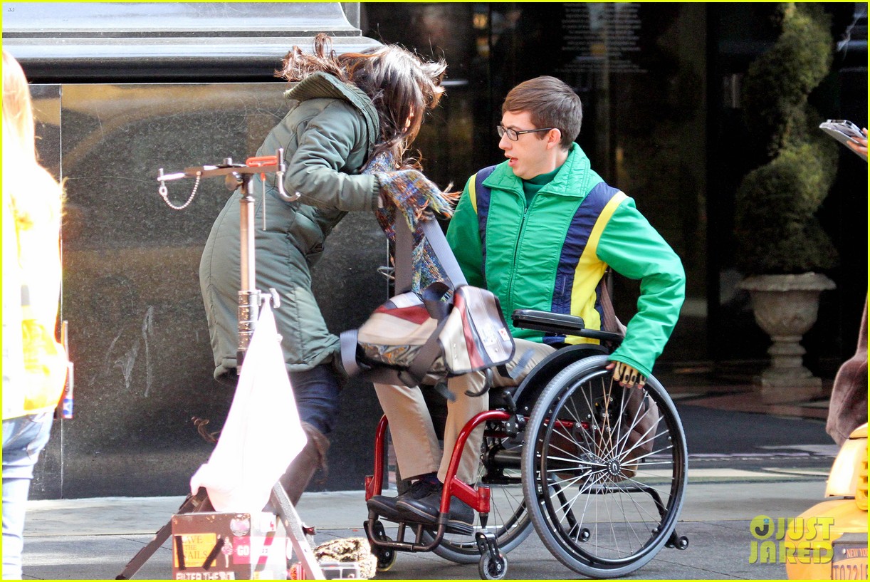 lea michele films glee new york scenes with kevin mchale 06