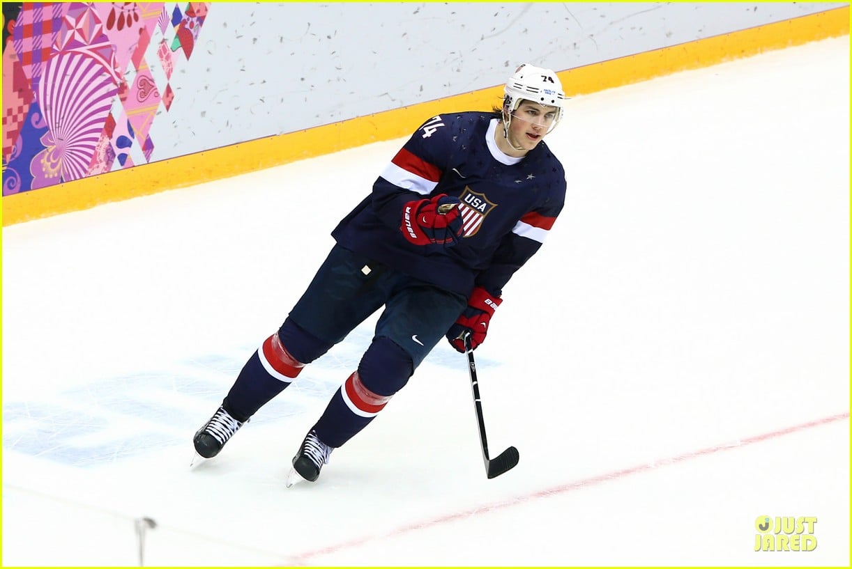 tj oshie scores winning goal for us against russia at sochi olympics 013053870