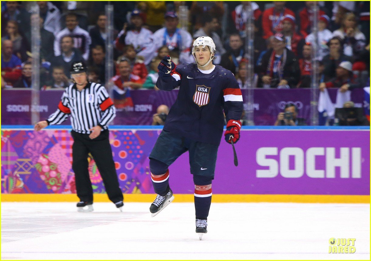 tj oshie scores winning goal for us against russia at sochi olympics 053053874