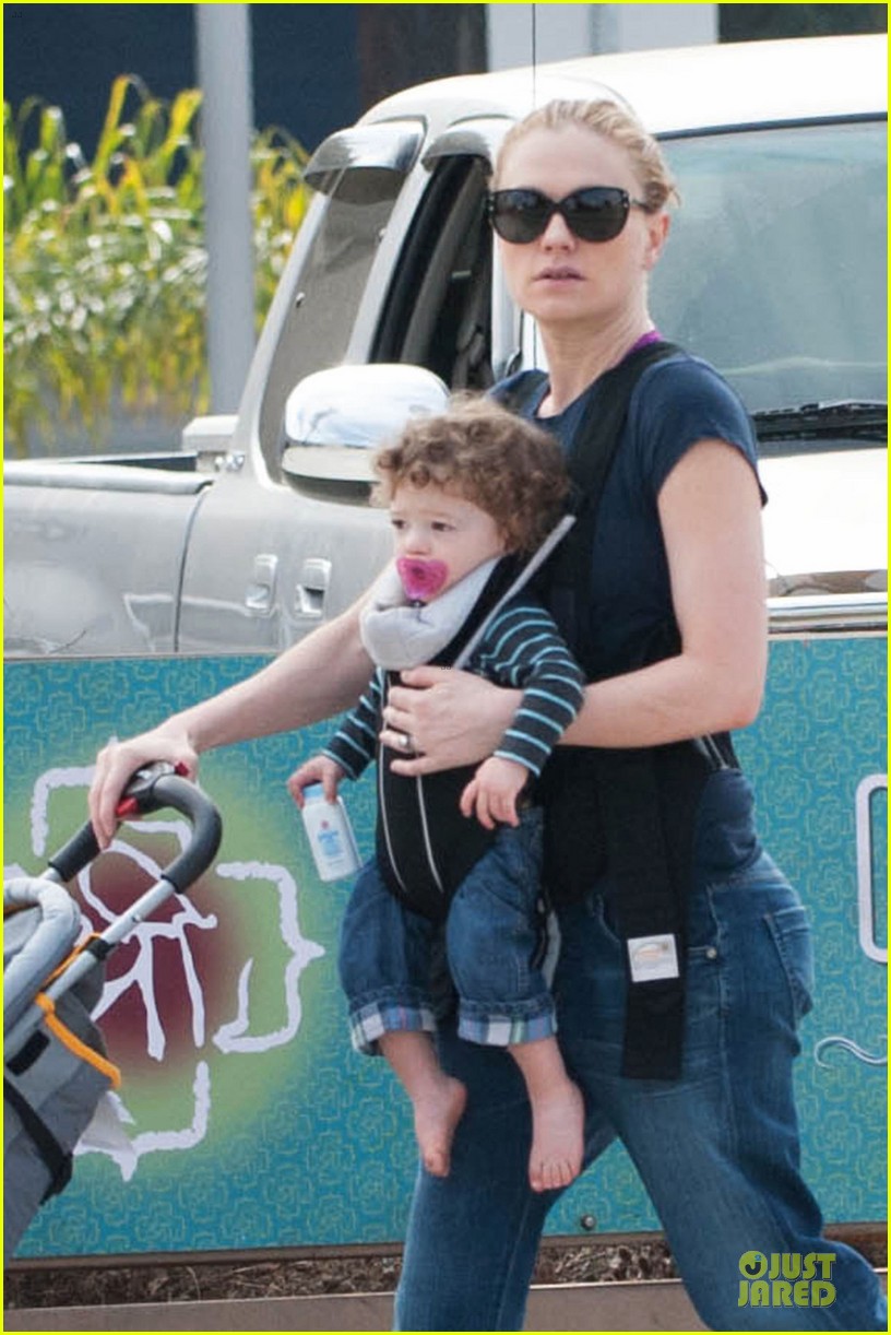 anna paquin casual saturday stroll with the twins 043058599