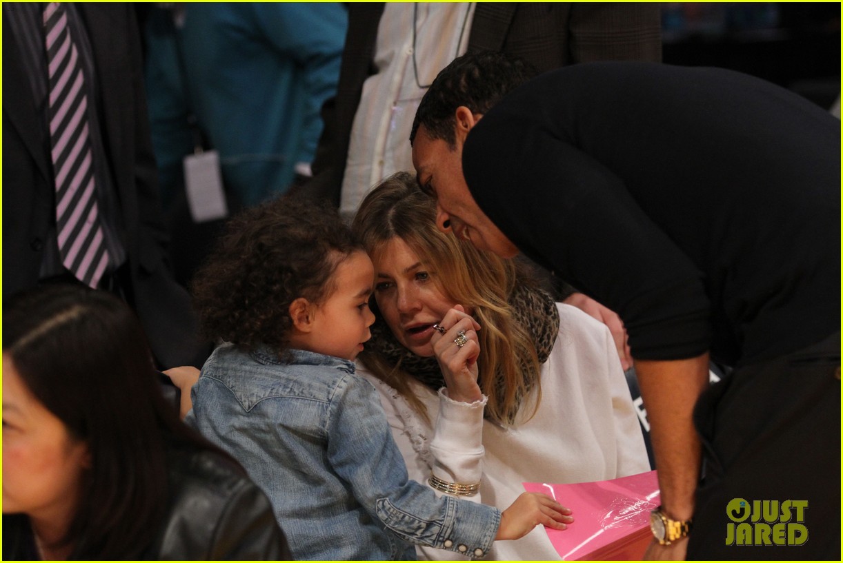 ellen pompeo will ferrell lakers courtside seats with the kids 033059752