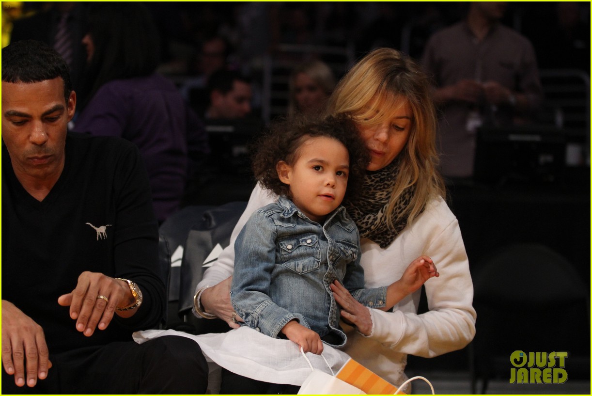 ellen pompeo will ferrell lakers courtside seats with the kids 093059758