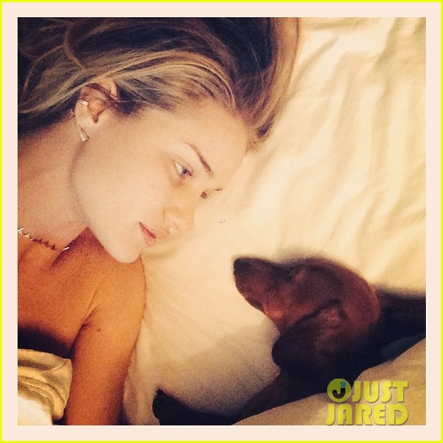 rosie huntington whiteley shares precious moment with her pup 02