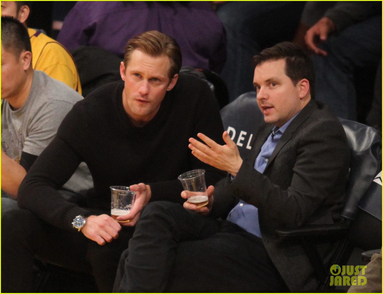 alexander skarsgard sits courtside for the lakers game 083052112