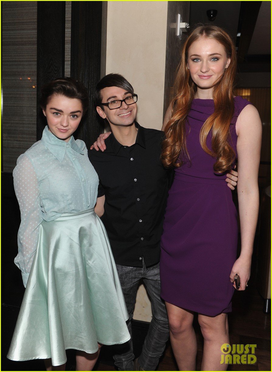 sophie turner maisie williams game of thrones girls front row christian siriano 06