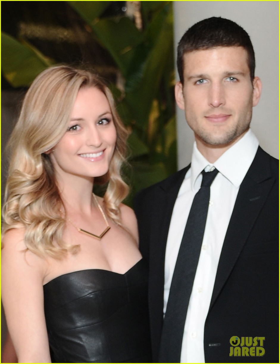 geoff stults parker young enlisted at cdg awards 2014 063059018