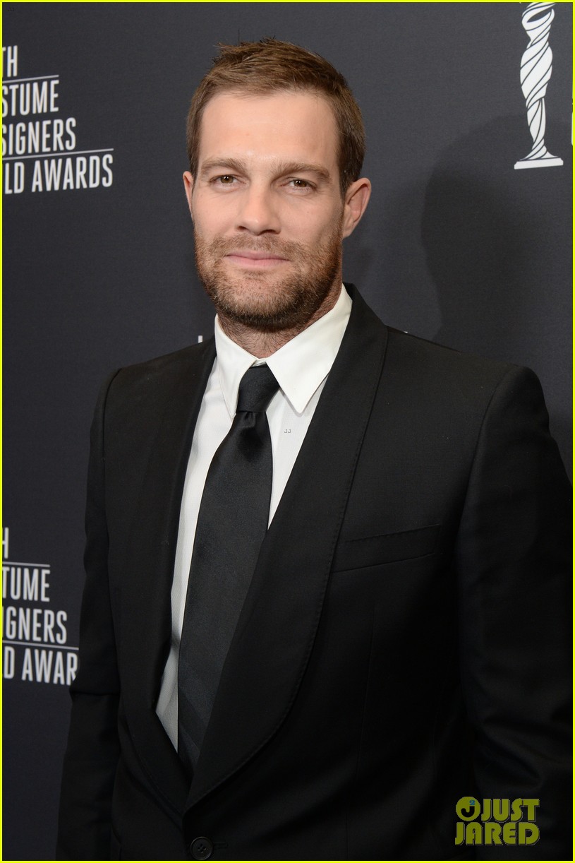 geoff stults parker young enlisted at cdg awards 2014 08