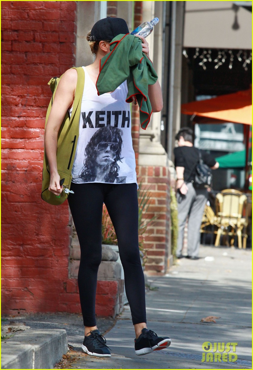 charlize theron has low key gym day after date night 053052606