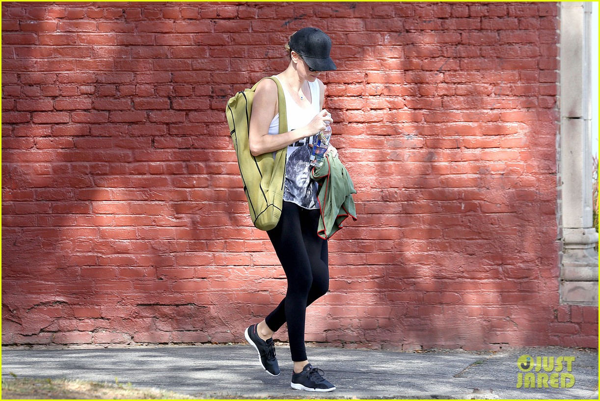 charlize theron has low key gym day after date night 063052607