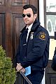 justin theroux looks mighty fine in his police uniform 02