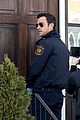 justin theroux looks mighty fine in his police uniform 26