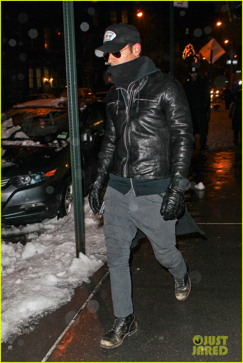 justin theroux visits philip seymour hoffmans partner for third time in three days 063048163