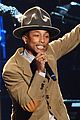 pharrell williams performs happy at brit awards 2014 video 02