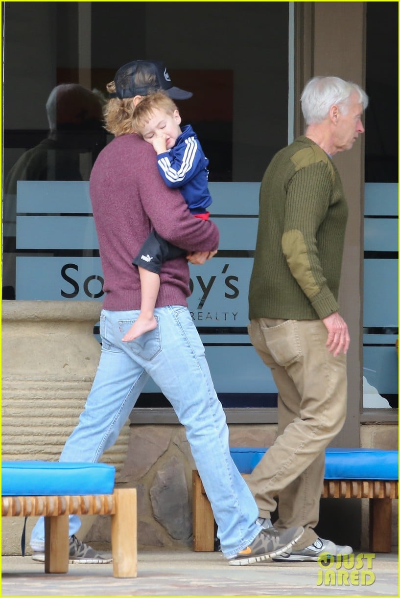 owen wilson is a doting dad after birth of his new son 023046873