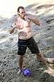 kristen bell dax shepard beach bodies hawaii 30