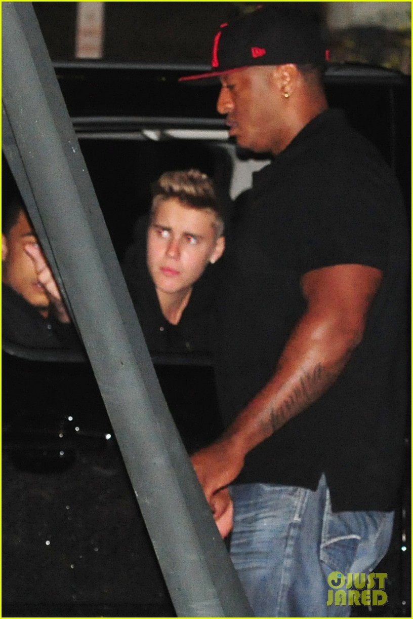 justin bieber flies out of miami after deposition 043067577