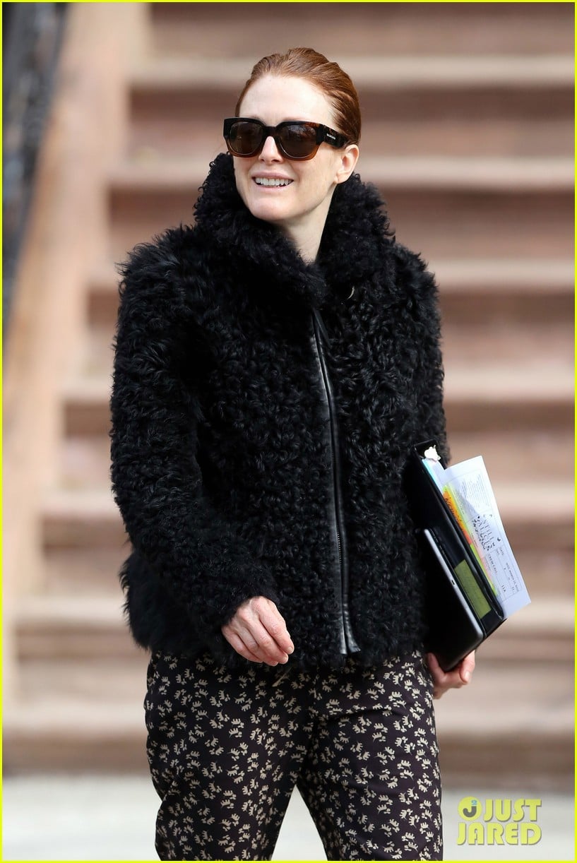 kate bosworth julianne moore dont let the freezing weather stop them on still alice set 043071873