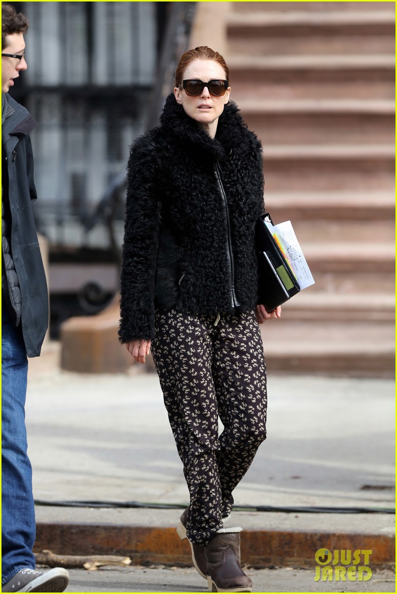 kate bosworth julianne moore dont let the freezing weather stop them on still alice set 11